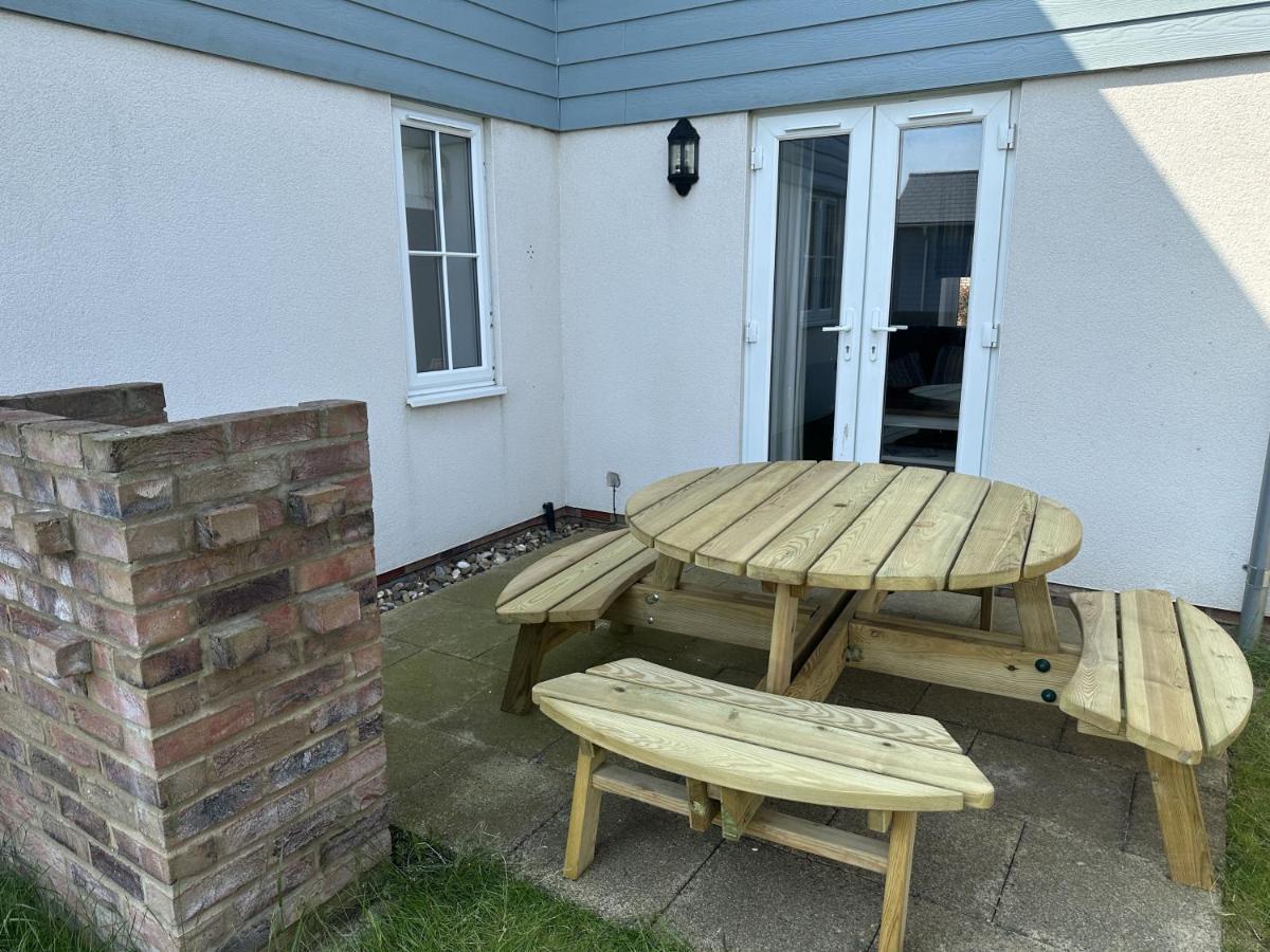 New England Cottage Filey Bagian luar foto